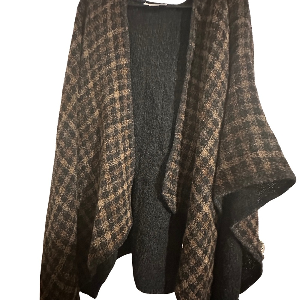 Made in Ireland Boyne Valley Weaver Poncho, Plaid Open-Front Women Sweater